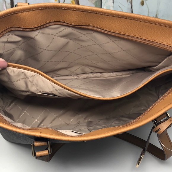 NWT Michael kors Sady Laptop Bag new version - Picture 5 of 6